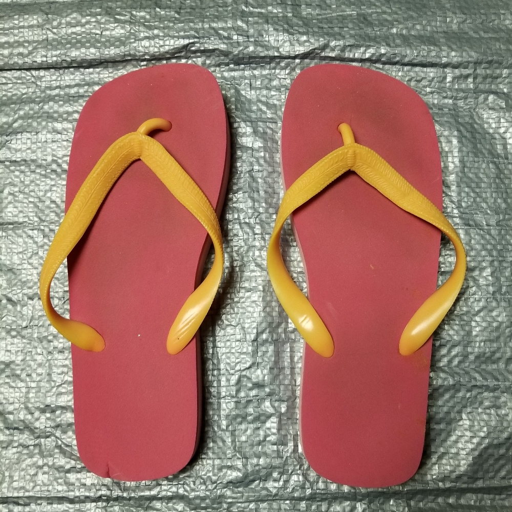🍁🌺Basic foam flip flops Y2K era
